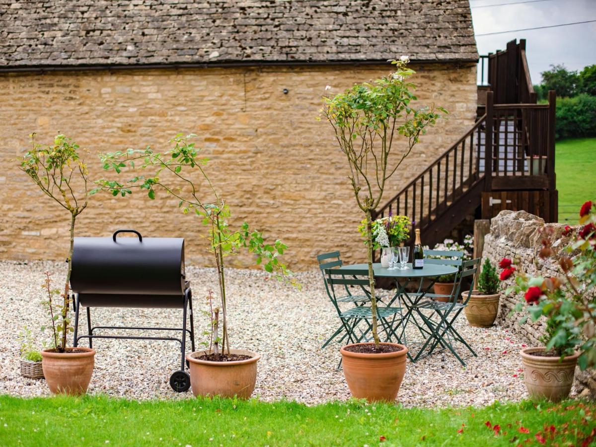 치핑노턴 Hayloft At Newbarn Farm 빌라 외부 사진