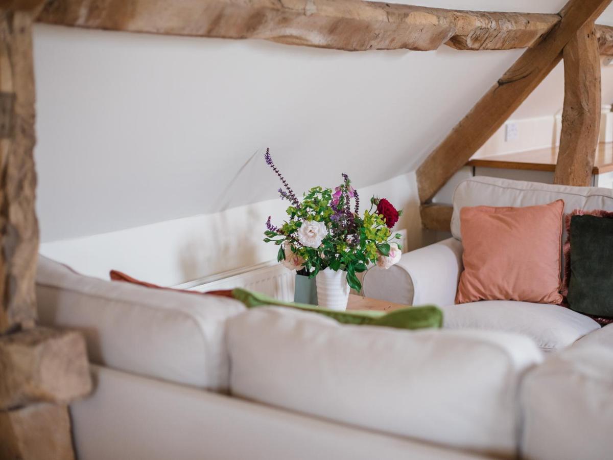 치핑노턴 Hayloft At Newbarn Farm 빌라 외부 사진