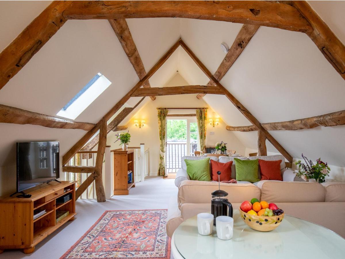 치핑노턴 Hayloft At Newbarn Farm 빌라 외부 사진