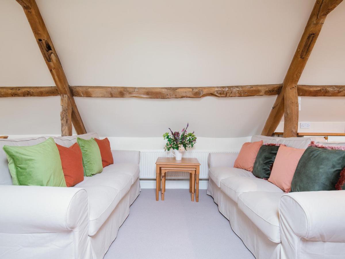 치핑노턴 Hayloft At Newbarn Farm 빌라 외부 사진