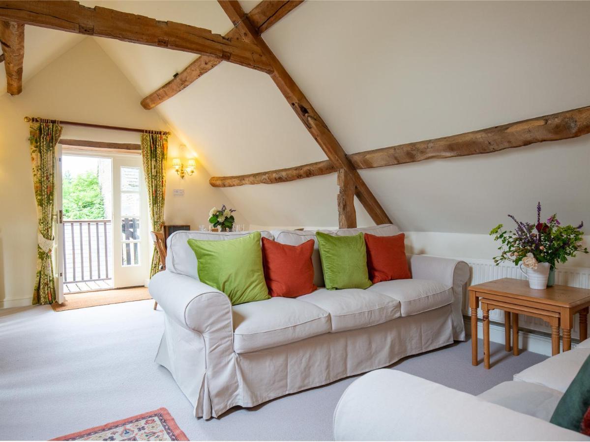 치핑노턴 Hayloft At Newbarn Farm 빌라 외부 사진