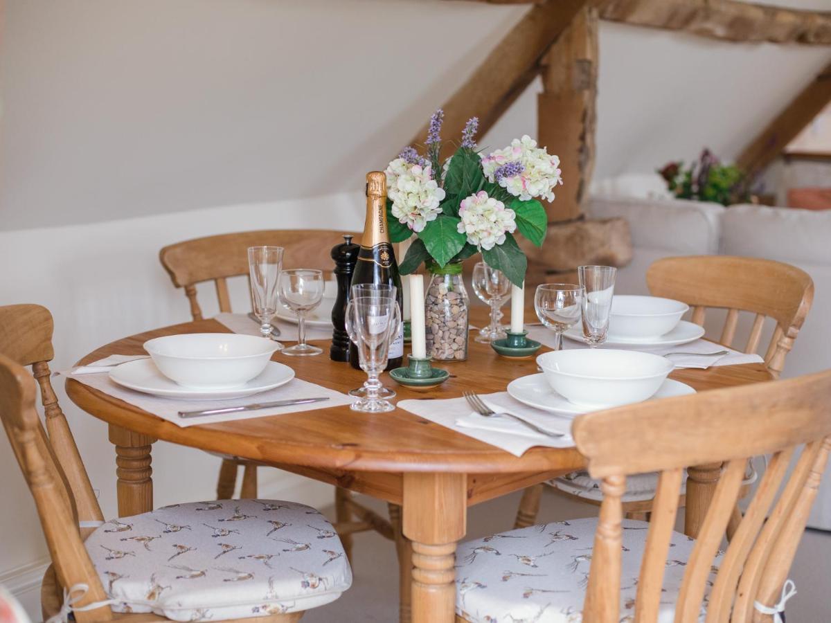 치핑노턴 Hayloft At Newbarn Farm 빌라 외부 사진